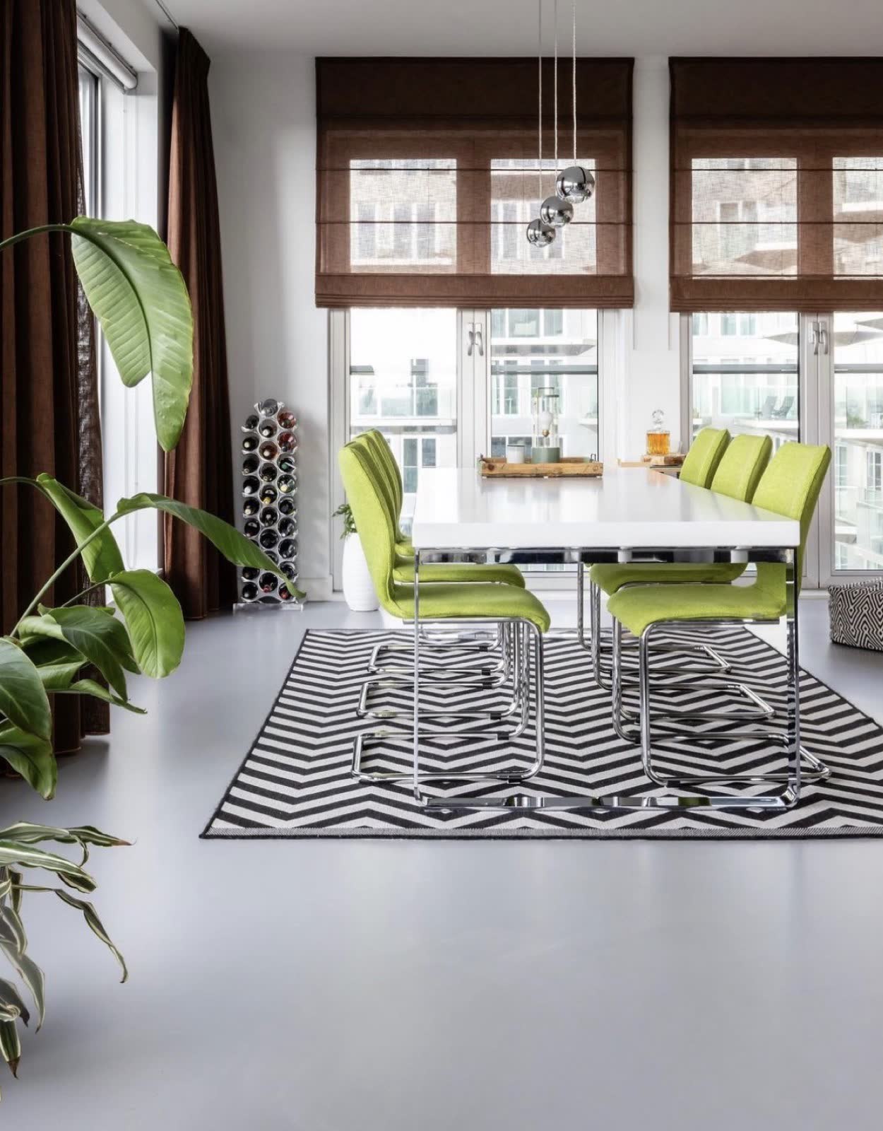 Gietvloer met vloerverwarming in een moderne keuken